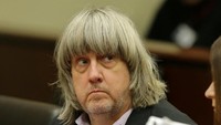 Sebelumnya  13 orang yang memiliki hubungan saudara ditemukan dalam keadaan kurang gizi dan dirantai di sebuah rumah di Perris, California, Amerika Serikat (AS)