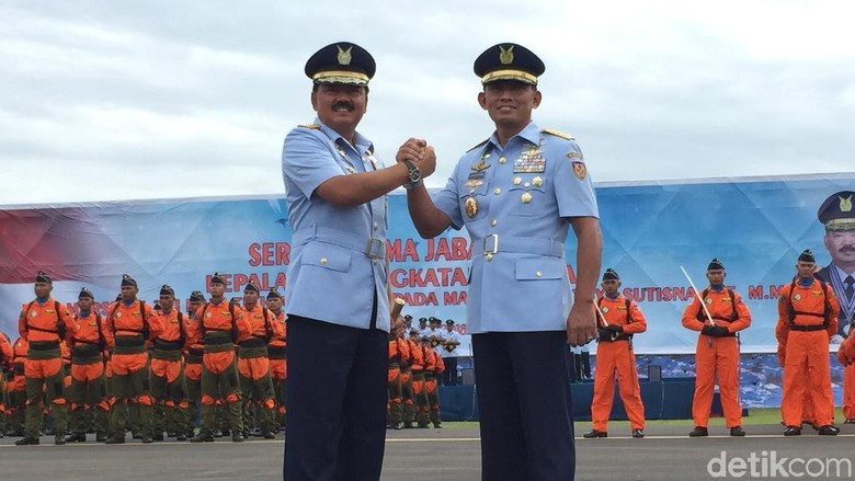 Marsekal Yuyu Resmi Jadi KSAU, Panglima TNI Ingatkan soal Netralitas Marsekal Yuyu Resmi Jadi KSAU, Panglima TNI Ingatkan soal Netralitas