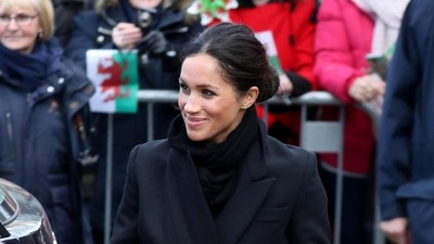 Foto: Gaya Stylish Meghan Markle Pakai Mantel Rp 25 Juta