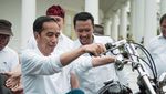 Penampakan Motor Chopper Emas Jokowi Saat Diantar ke Istana Bogor