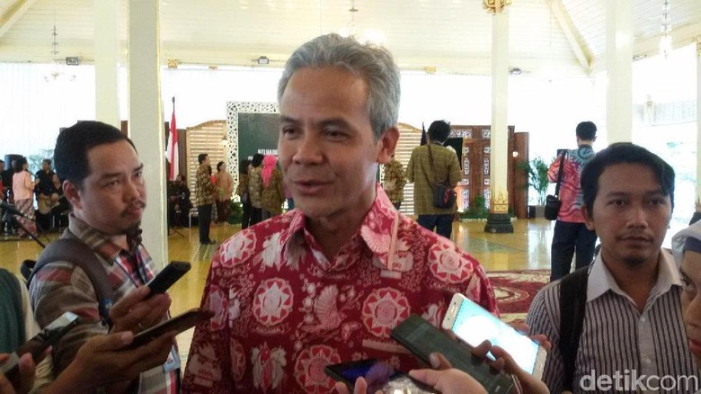 Ganjar Cari Rumah Kontrakan di Semarang untuk Masa Cutinya Ganjar Cari Rumah Kontrakan di Semarang untuk Masa Cutinya