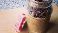 Chocolate mousse ini juga buatan tangan Tatjana, lho! Ia bahkan membeberkan resepnya. Hanya tinggal mencampurkan alpukat dengan bubuk coklat, madu, almond butter, dan setengah cup susu tulis Tatjana di laman instagram pribadinya. Foto: Instragram @tatjanasaphira