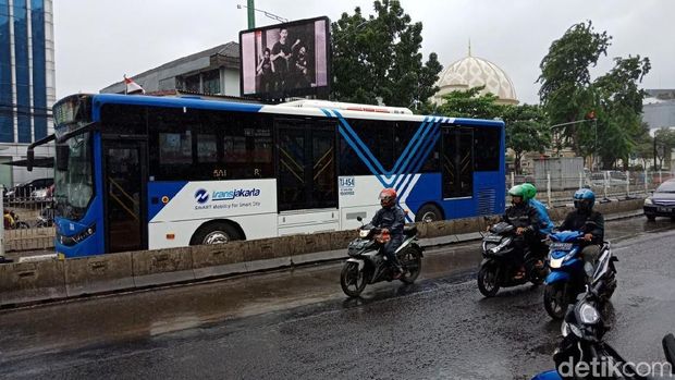 Lalin di Jalan Buncit Raya kembali normal.