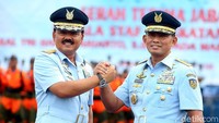 Selanjutnya, di tahun 2017 Perwira tinggi kelahiran Malang, 8 November 1963 itu diangkat menjadi Kepala Staf Angkatan Udara (KSAU). (Rengga Sancaya/detikcom)