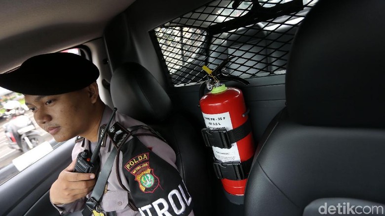 Kenapa Mobil  Baru  di Indonesia  Wajib Punya Alat Pemadam Api 