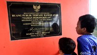 Sebelumnya RPTRA Taman Pedongkelan ini telah diresmikan pada 10 Oktober 2017 lalu oleh Djarot Saiful Hidayat kala ia masih menjabat sebagai Gubernur DKI Jakarta.