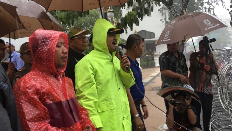 Upah Sektoral 3 Daerah di Jatim Ditetapkan Upah Sektoral 3 Daerah di Jatim Ditetapkan