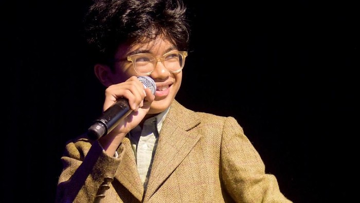 NEW YORK, NY - OCTOBER 16:  Jazz pianist Joey Alexander performs onstage at VH1 Save The Music 20th Anniversary Gala at SIR Stage37 on October 16, 2017 in New York City.  (Photo by Jason Kempin/Getty Images for VH1 Save The Music )