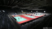 Sejumlah atlet melakukan tes lapangan di Istora Senayan, Jakarta, Jumat (19/1/2018).