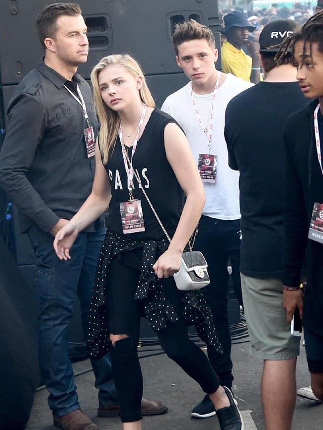 Kebersamaan Brooklyn Beckham yang sudah punya pacar, Chloe Grace Moretz pada usia 15 tahun. (Foto: Getty Images)