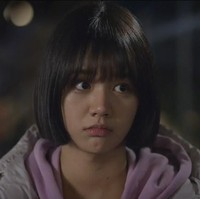 Bob dengan potongan blunt cut, atau tegas di bagian bawah tanpa layering kini jadi tren di kalangan selebriti. Aktris Hyeri, sudah tampil dengan gaya rambut ini di drama Reply 1988 yang tayang pada 2015. (Foto: istimewa)