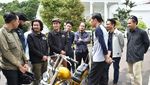 Potret Jokowi dan Motor Chopper Emas yang Baru Dibelinya