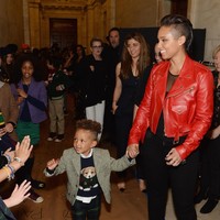 Jauh sebelum Chicago West, Alicia Keys sudah menamai anaknya dengan nama sebuah daerah atau negara. Perkenalkan, Egypt Daoud Ibarr Dean. (Foto: Getty Images)