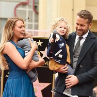  Meski dikaruniai seorang putri, Blake Lively dan Ryan Reynolds memilih nama yang lazim untuk pria. James Reynold menjadi nama putri pertama mereka. (Foto: Getty Images)