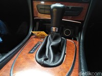 Jadi Sopir Mobil Mercy Harga Miring
