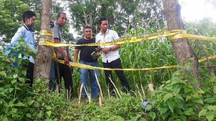 Cari Pasir di Dasar Sungai, Pria di Situbondo Temukan Granat