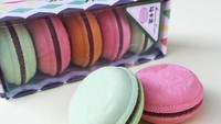 Warna pastel yang menggemaskan jadi ciri khas macaron. Penghapus milik akun @agriastore ini bentuk dna ukurannya persig macaron sungguhan.Foto: Istimewa