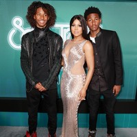 Sumber inspirasi bisa datang dari mana saja, tanpa terkecuali fashion. Penyanyi Tony Braxton menamai putra pertamanya, Denim Cole Braxton-Lewis. (Foto: Getty Images)