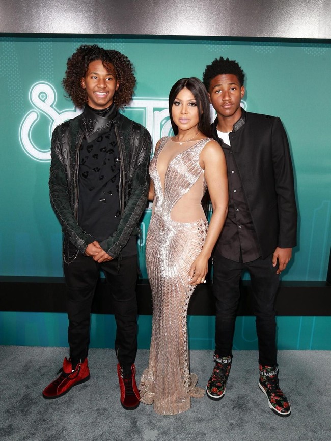 Sumber inspirasi bisa datang dari mana saja, tanpa terkecuali fashion. Penyanyi Tony Braxton menamai putra pertamanya, Denim Cole Braxton-Lewis. (Foto: Getty Images)