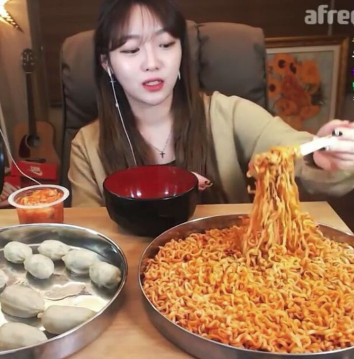  Foto  Orang  orang  Korea Ini Makan Banyak Tapi Nggak Gendut  