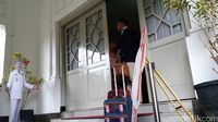 Ridwan Kamil angkat koper dari rumah dinasnya Pendopo Kota Bandung