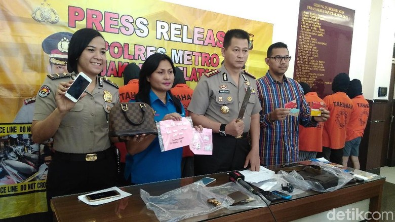 Pencuri Tas Louis Vuitton Pedangdut Ratu Meta Ditangkap Pencuri Tas Louis Vuitton Pedangdut Ratu Meta Ditangkap