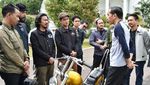 Potret Jokowi dan Motor Chopper Emas yang Baru Dibelinya
