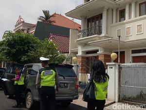 Tagih Pajak Lamborghini Cs, Samsat Jaksel Datangi ke Rumah-rumah