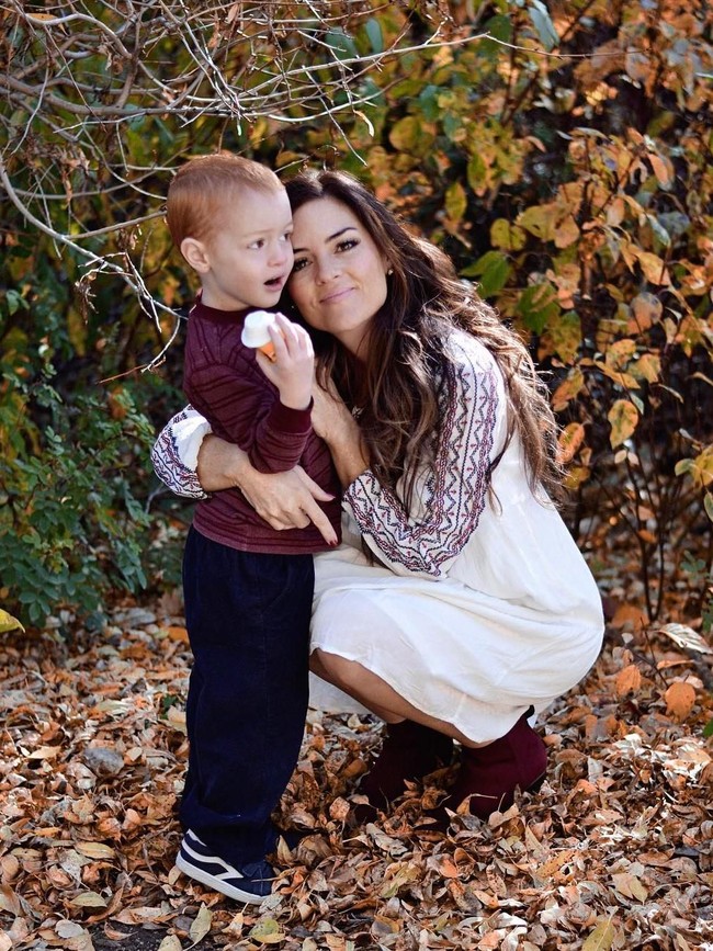 Kemudian, sempat berpisah dengan suaminya, ia pun menikah lagi. Dari suaminya yang kedua Jessica melahirkan lima anak lagi. Ia pun melahirkan anak bungsunya pada 2013. (Foto: Instagram)