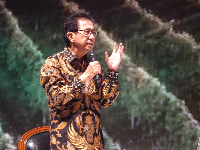 Sido Muncul Beri Bantuan Rp 350 Juta untuk Suku Asmat