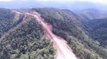 Wow, Jalan di Papua Dibangun Belah Hutan Nanjak Bukit