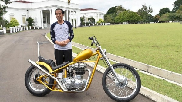 Ala Biker, Begini Gaya Jokowi Naik Motor