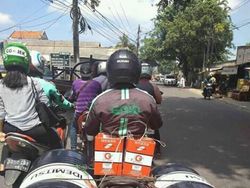 Deretan Kejadian Lucu Para Driver Ojek Online