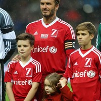 Harper Seven adalah nama anak keempat David dan Victoria Beckham. Usut punya usut, Seven merujuk pada Juli atau bulan ketujuh kelahiran Harper dan nomor punggung David di Manchester United. (Foto: Getty Images)