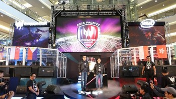 Tak cuma itu, kompetisi ini pun tercatat di Museum Rekor Indonesia (MURI) sebagai Siaran Live Game Online di Panel LED Terbesar di Asia Tenggara. (Foto: detikINET/Muhammad Alif Goenawan)