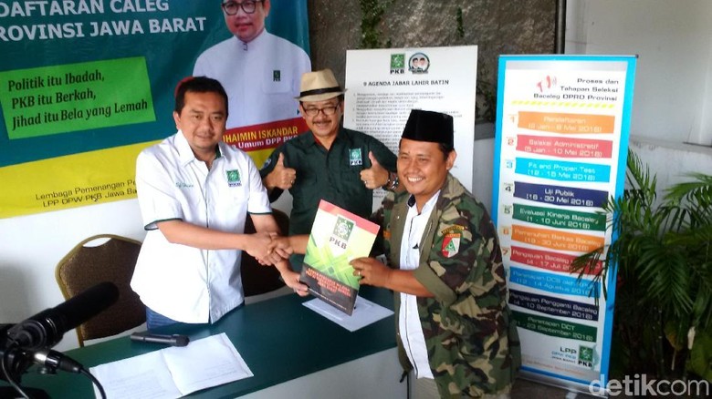 PKB Minta Ribuan Bakal Calegnya Bantu Menangkan Ridwan Kamil-Uu PKB Minta Ribuan Bakal Calegnya Bantu Menangkan Ridwan Kamil-Uu