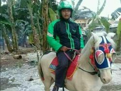 Deretan Kejadian Lucu Para Driver Ojek Online