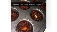 Sepertinya aktris benama asli Steffanie Michelle Gabriella Tatum ini suka masak kue. Ini brownis coklat yang ia buat dan sengaja dipanggang dalam wajan muffin. Foto: Instagram @arieltatum