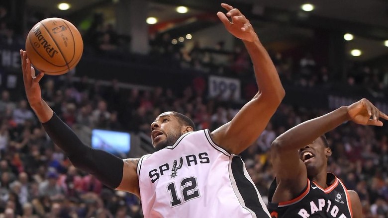 Spurs Diterkam di Kandang Raptors Spurs Diterkam di Kandang Raptors