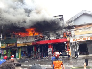 Toko Boneka dan Aksesori Olah Raga di Malang Ludes Terbakar