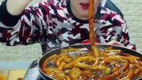 Biasanya disapa BJ Garma, pria tampan ini juga salah satu yang ikut Mukbang tapi tubuhnya nggak gendut. Foto: Instagram/@wowmukbang