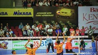 Tim Jakarta BNI Taplus berhasil menang melawan Tim Surabaya Bhayangkara Samator dengan score (25-21, 18-25, 25-18, 23-25,15-10).