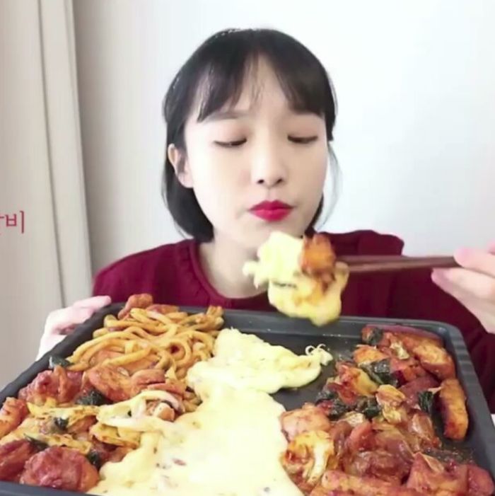 Foto  Orang  orang  Korea Ini Makan Banyak Tapi Nggak Gendut  