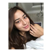 Rela habis-habisan demi melakukan perawatan wajah, tak heran jika Nikita Willy cantik dan flawless saat berfoto tanpa makeup di tempat tidur. (Foto: Instagram)