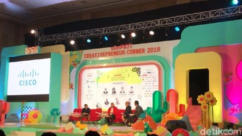 Creativepreneur Corner adalah acara talkshow yang menampilkan narasumber para creativepreneur sukses Indonesia. Di talkshow ini, mereka akan berbagi pengalaman dan resep sukses dengan anak-anak muda yang memiliki ketertarikan terhadap kewirausahaan yang kreatif. (Foto: detikINET/Adi Fida Rahman)