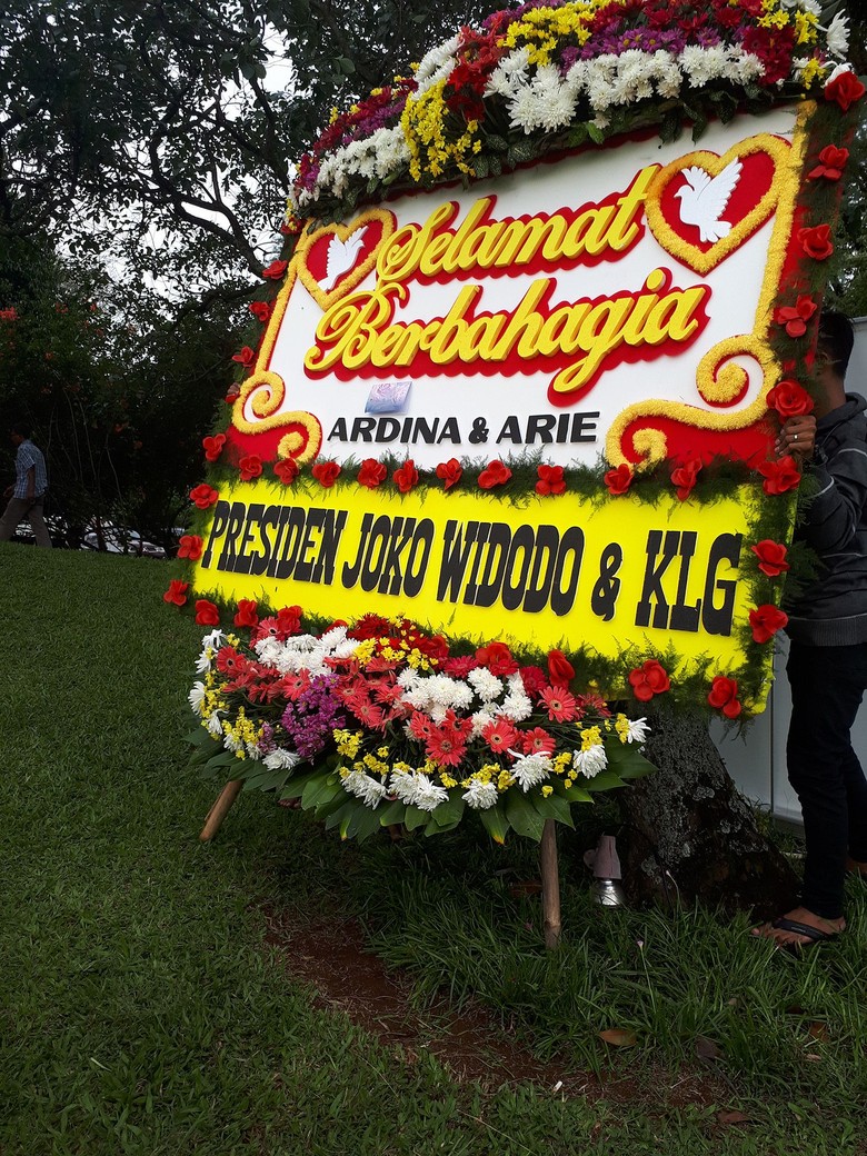 Kenal Lama, Keluarga Ardina Rasti Senang Dapat Karangan Bunga dari Jokowi Kenal Lama, Keluarga Ardina Rasti Senang Dapat Karangan Bunga dari Jokowi