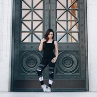 Seiring bertambahnya usia, semakin sulit untuk mempertahankan tubuh yang seksi dan wajah bebas kerut. Tapi, ibu tujuh anak ini tampaknya menentang penuaan setelah fotonya menjadi viral di media sosial. (Foto: Instagram)