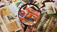 Penampakan perangko Korea Utara yang dipamerkan di Rusia.