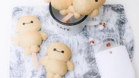 Roti yang satu ini pasti sulit dibuat. Karena kalau salah menakar adonan, bisa bisa bentuknya tidak beraturan dan gagal deh jadi Baymax. Foto: Instagram @bentomonsters