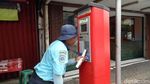 Foto: Warga Kembali Bayar Parkir Lewat Mesin di Jl Sabang